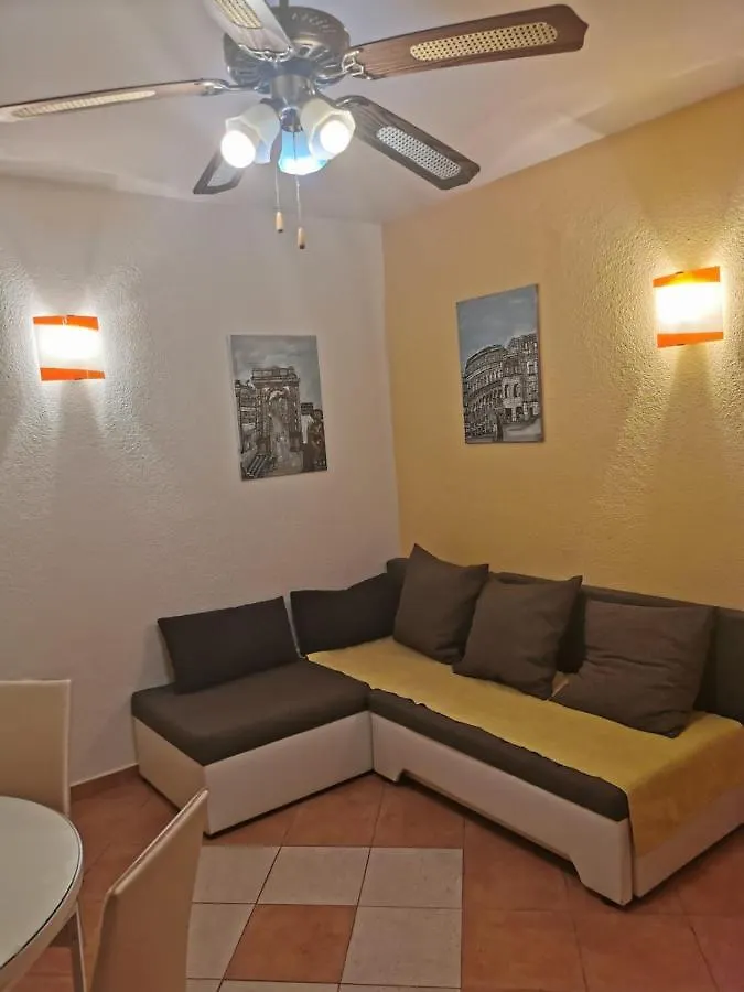 Arcobaleno Apartment Pula 0*,  Croatia