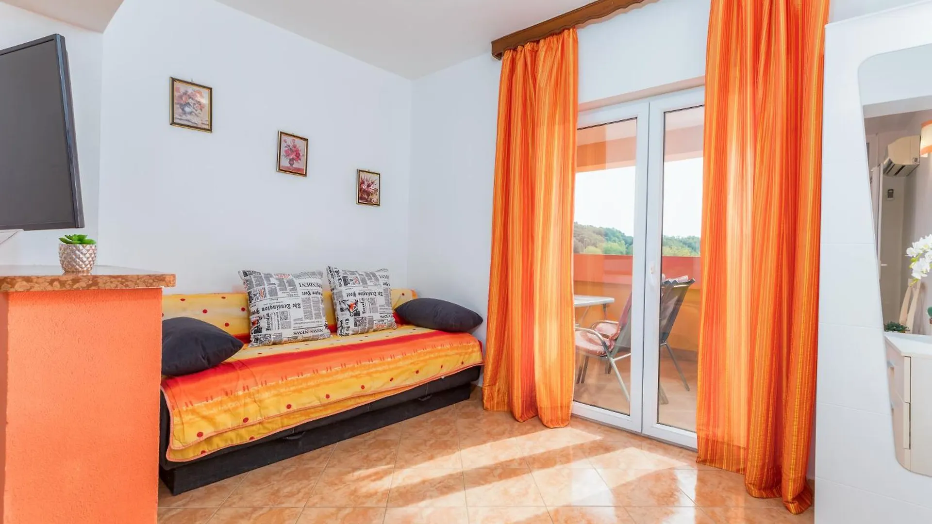 Arcobaleno Apartment Pula 0*,  Croacia